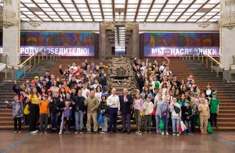 окупанти вивозять дітей Луганщини