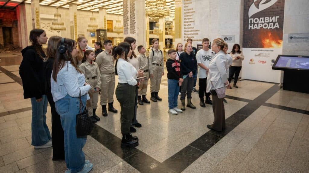 окупанти вивозять дітей Луганщини