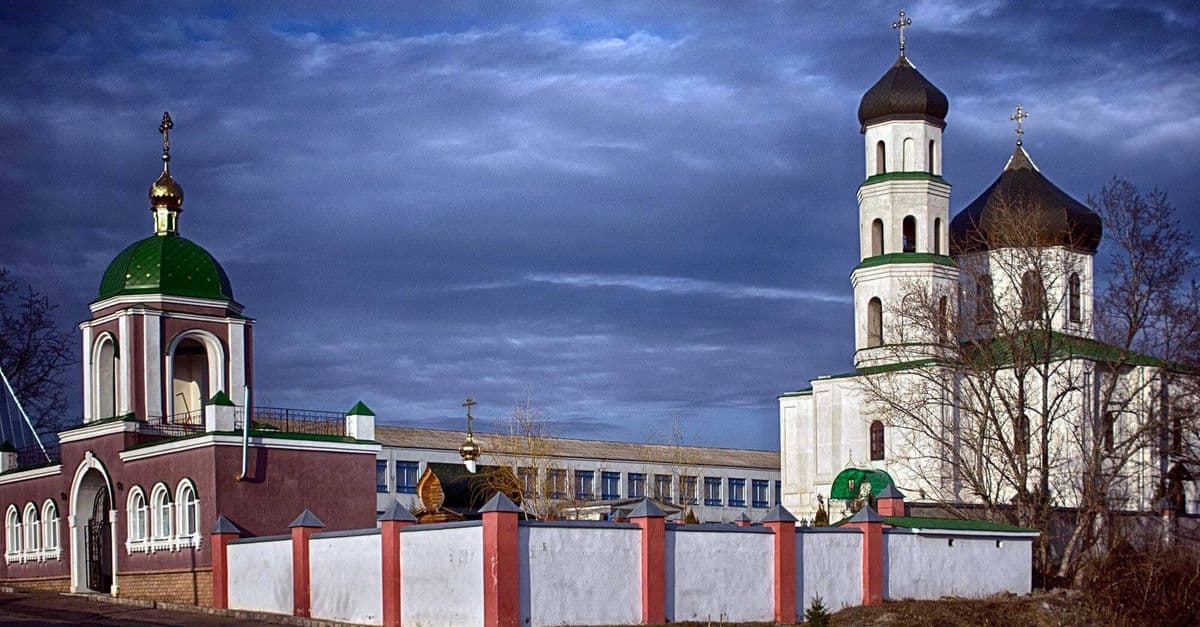 300-летние сосны и уникальные храмы: что посмотреть в Кременной и окрестностях