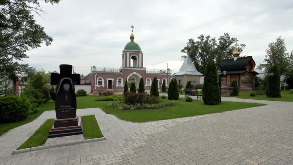 Свято-Ильинский мужской монастырь в с. Варваровка