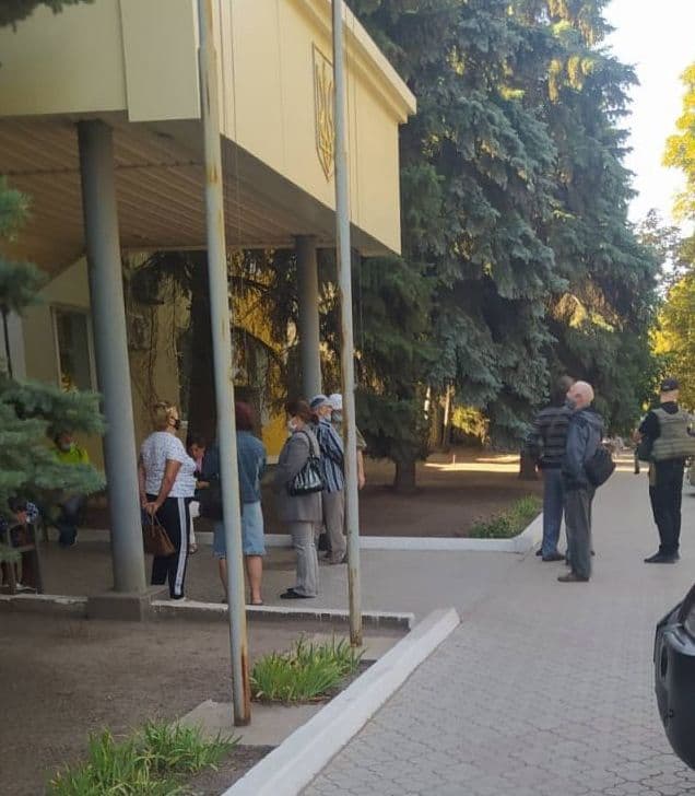 Электорат с доставкой. На Луганщине расследуют подвоз избирателей
