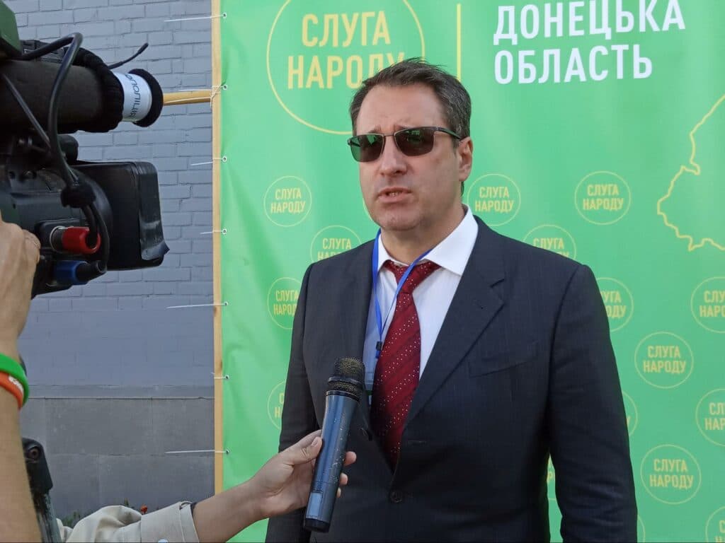 "Делаем ставку на молодежь": "Слуга народа" определила курс на выборах в Донецкой области