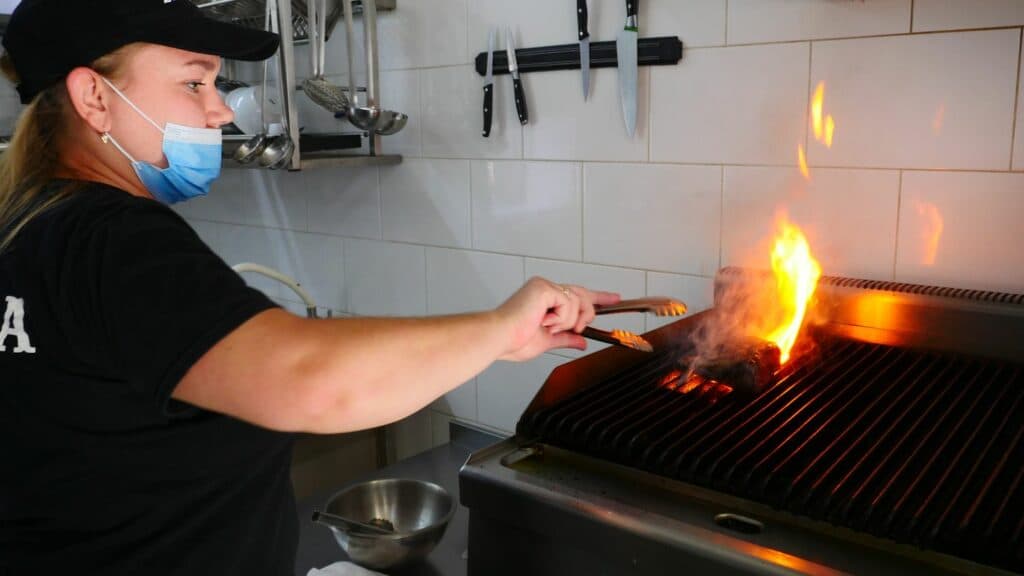 Стейк из 17 века и "марсианская трава" с соленых озер: историческая кулинария Славянска