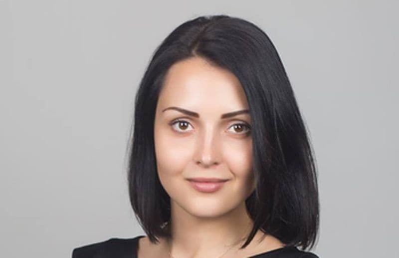 Яна Литвинова