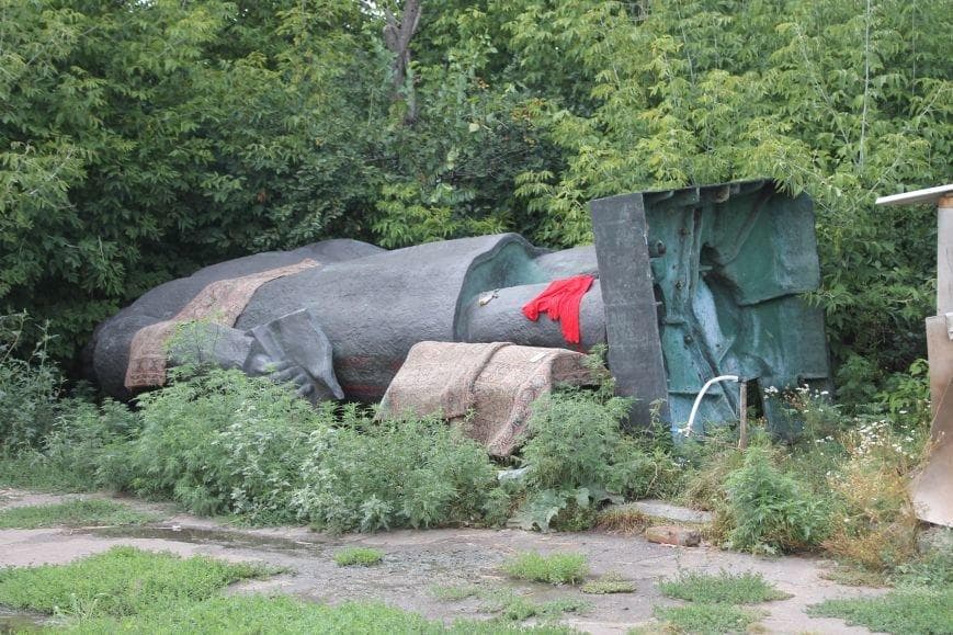 В Славянске решили продать памятник Ленину