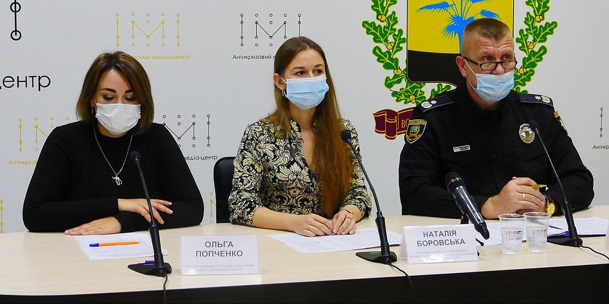 Нападения на кандидатов и нарушения правил агитации. Как завершается избирательная кампания на Донбассе