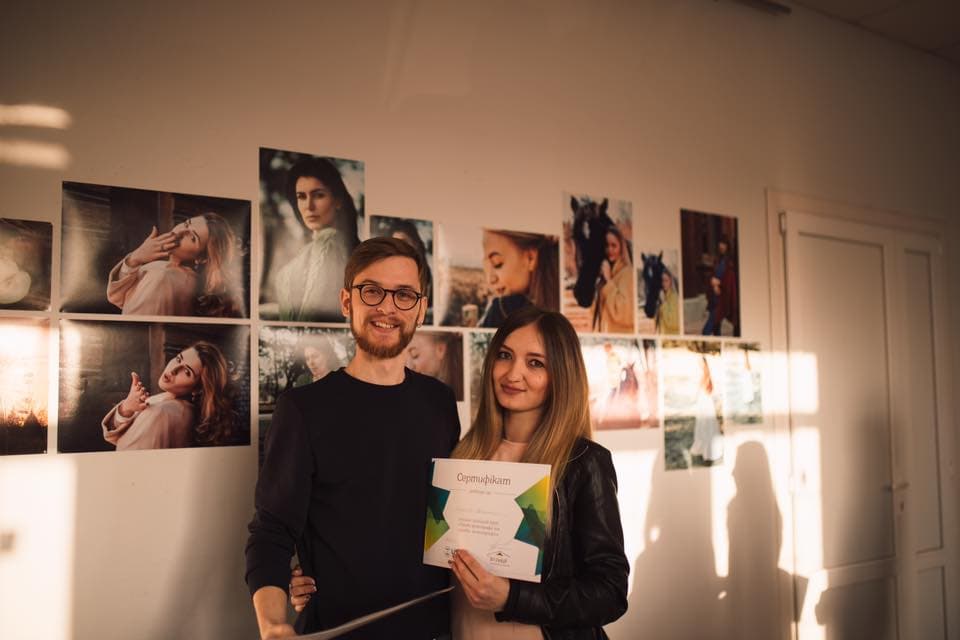 Живет в Славянске, а ретуширует фотографии со всего мира: советы и опыт фрилансера