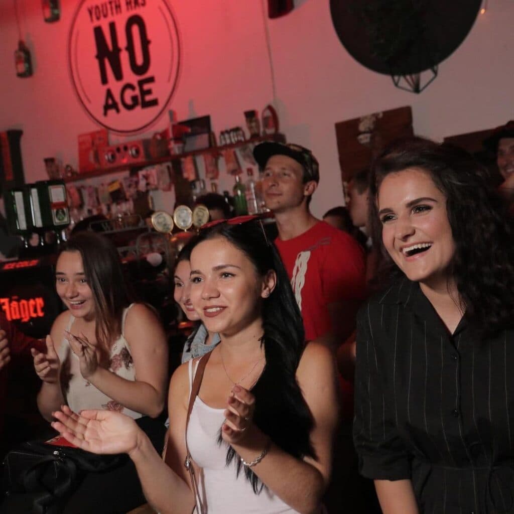 О чем принято шутить в Мариуполе? Главные стендаперы города о локальном юморе, табу на сцене и "чернухе"