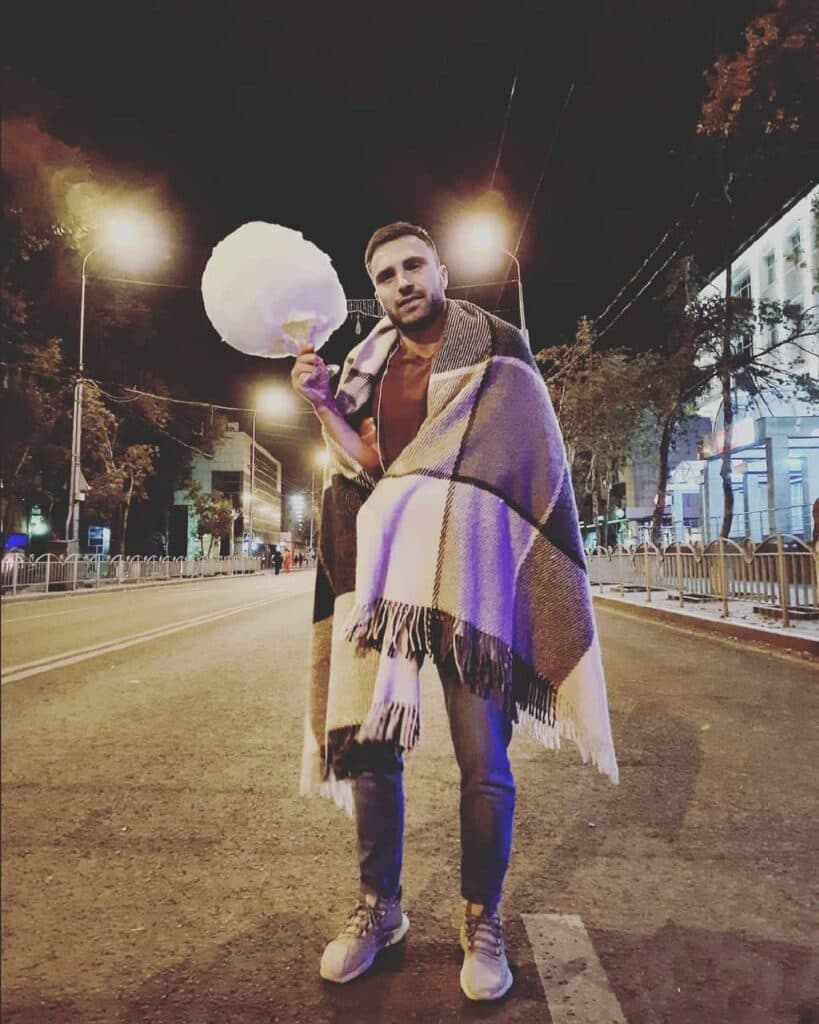 О чем принято шутить в Мариуполе? Главные стендаперы города о локальном юморе, табу на сцене и "чернухе"