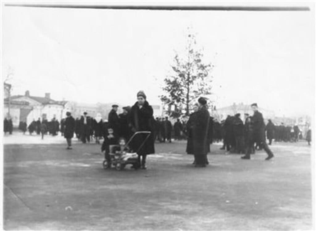 Новогодняя история Славянска: как менялась главная елка города