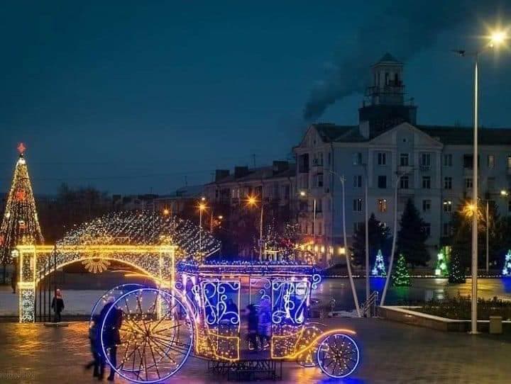 Новогодняя Донетчина: топ-5 городских ёлок и их бюджеты