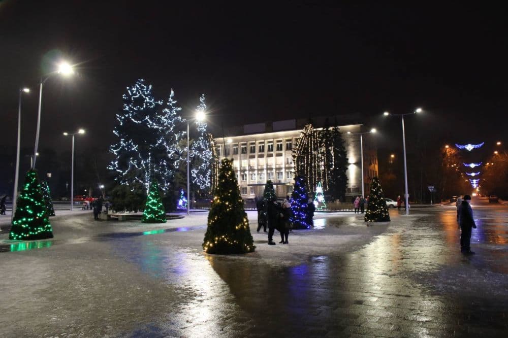 Новогодняя Донетчина: топ-5 городских ёлок и их бюджеты