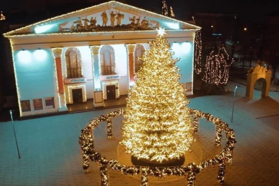 Новогодняя Донетчина: топ-5 городских ёлок и их бюджеты
