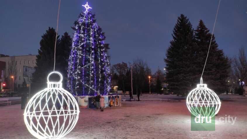 Новогодняя Донетчина: топ-5 городских ёлок и их бюджеты