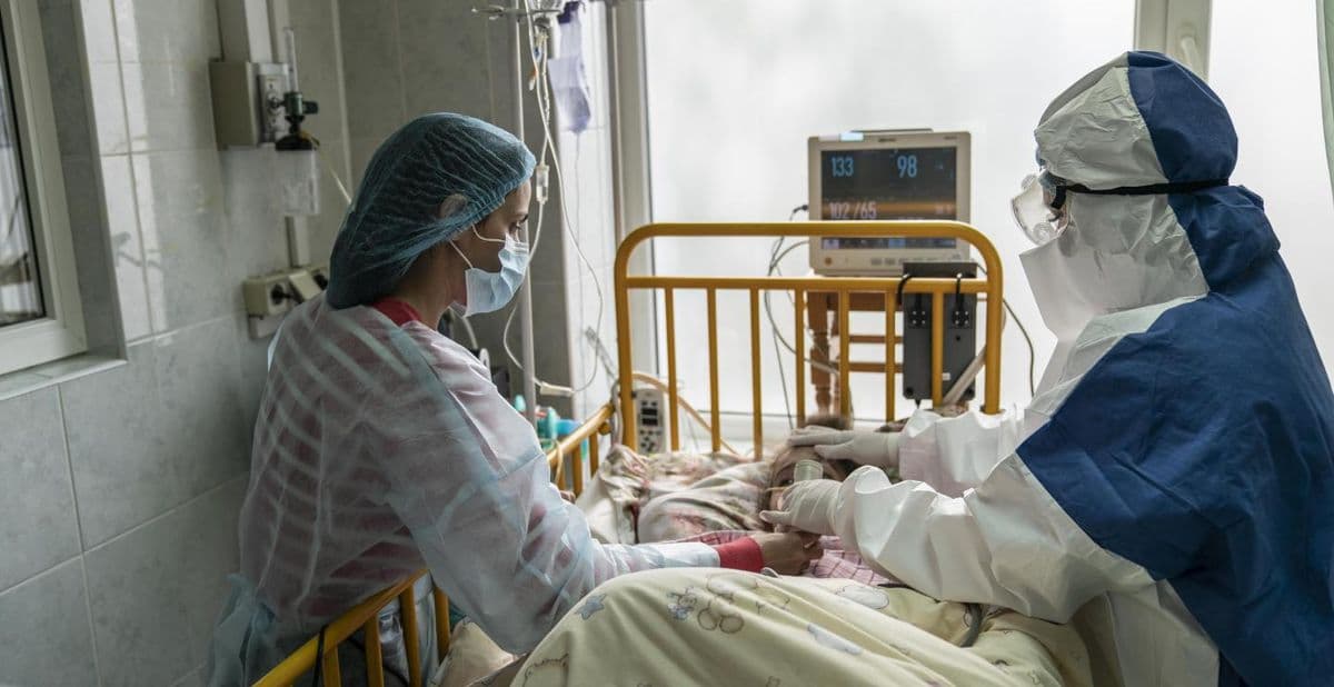 Рентгенівський апарат, антибіотики та журнали. Що встигли придбати лікарні Донбасу цього року