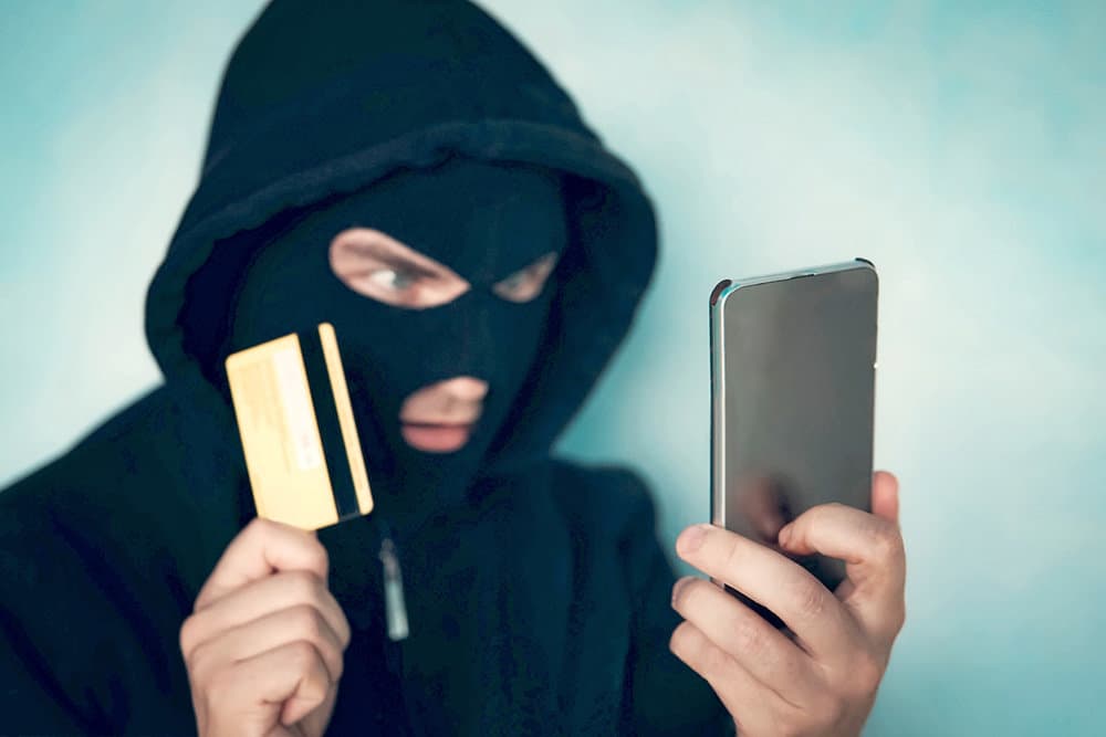 На Луганщині активізувалися шахраї: за добу постраждалі втратили 30 тис. грн