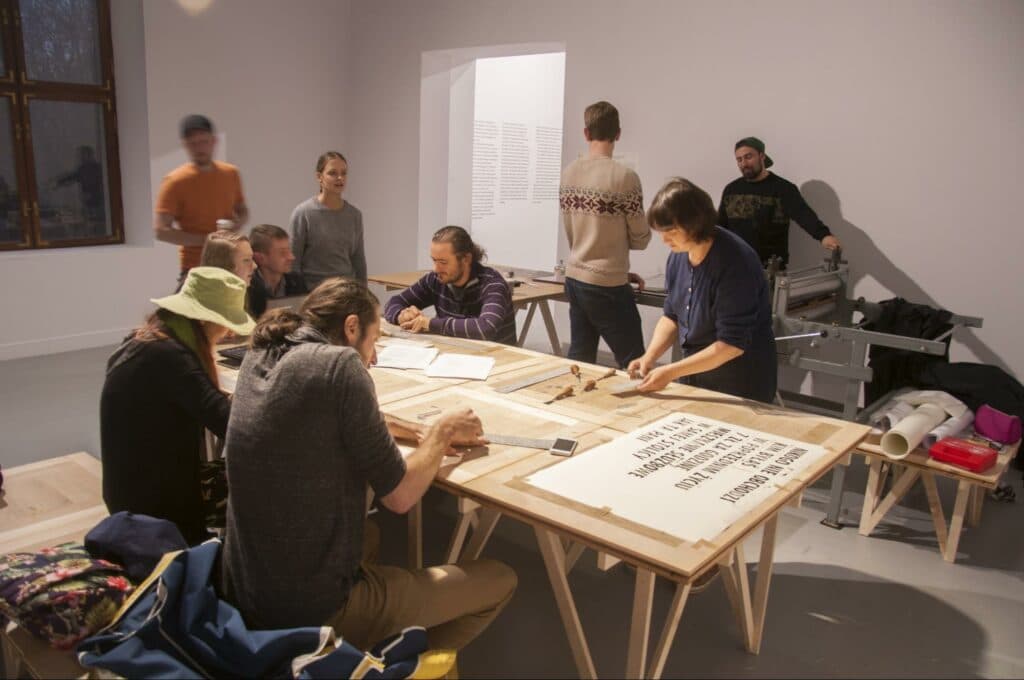 “Ізоляція” в Донецьку та Соледарі: два різних світи на Донбасі