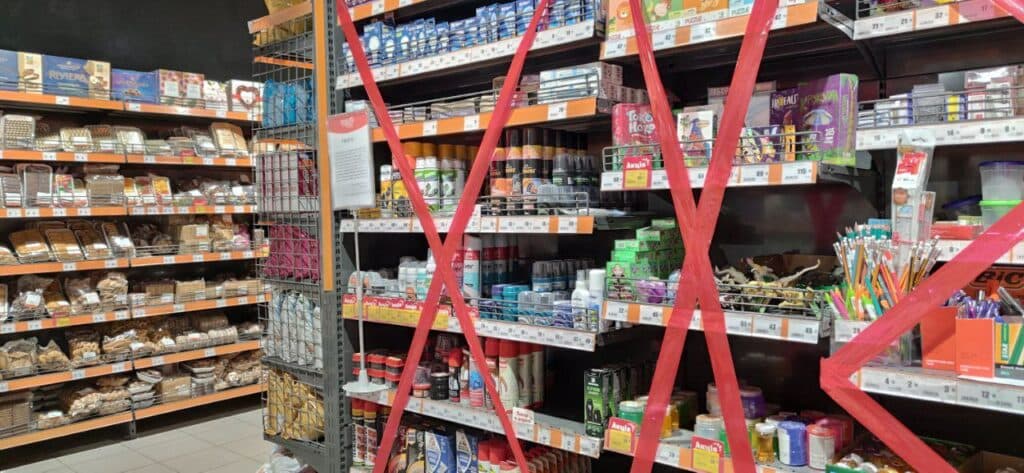 Без носков и батареек: как проходит локдаун в Славянске