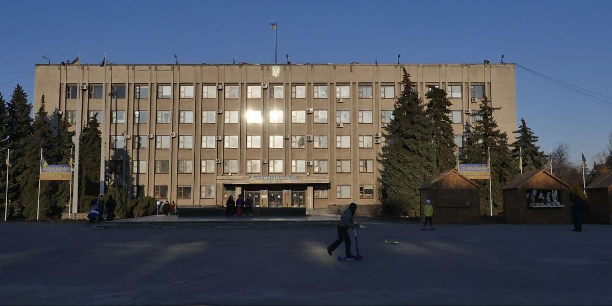 ВГА или перевыборы? Политический кризис в Славянске достиг пика