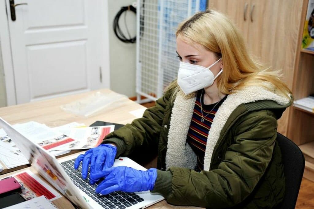 Хрупкая “железная” леди. Активистке и волонтерке из Северодонецка нужна помощь