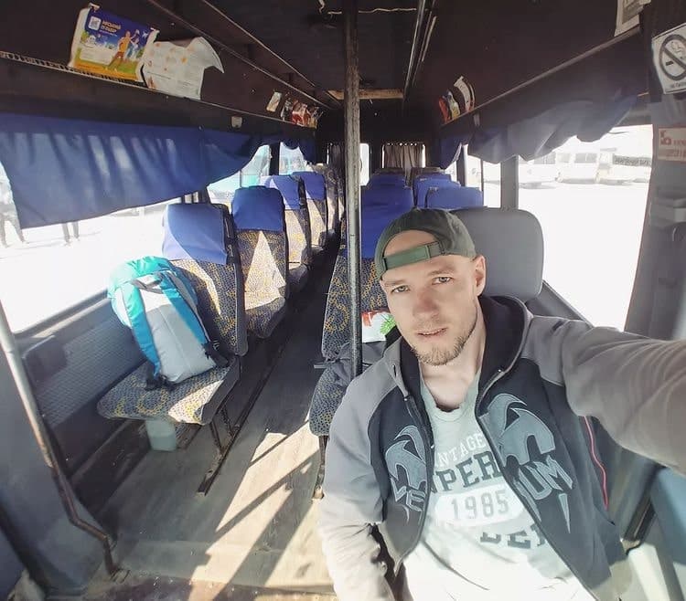полонені волонтери