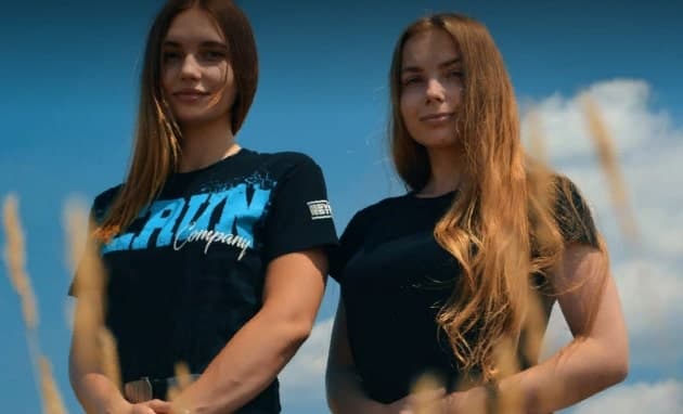 Мария Берко з подругою