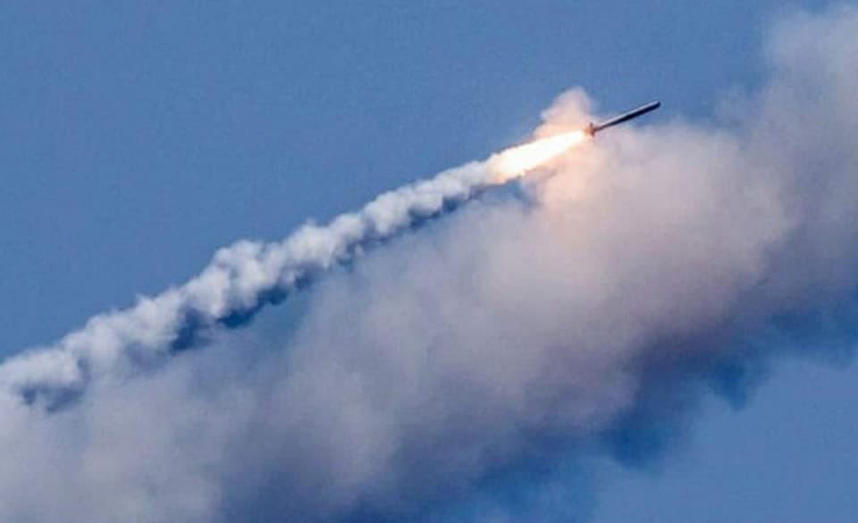 На Донеччині окупанти випустили 6 ракет по Родинському: дві людини отримали поранення