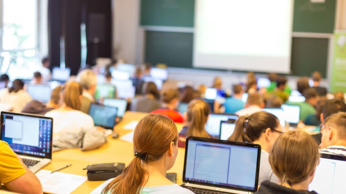 Випускники з тимчасово окупованих територій можуть безкоштовно навчатися в українських вишах