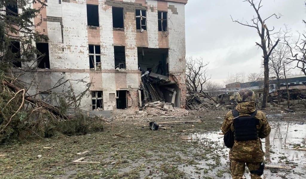 Росіяни вдарили авіабомбами по шахтах Торецька: є загиблі та поранені