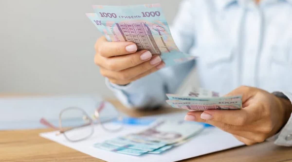 Переселенці просять залишити виплати на проживання для ВПО з зони активних бойових дій та окупованих територій