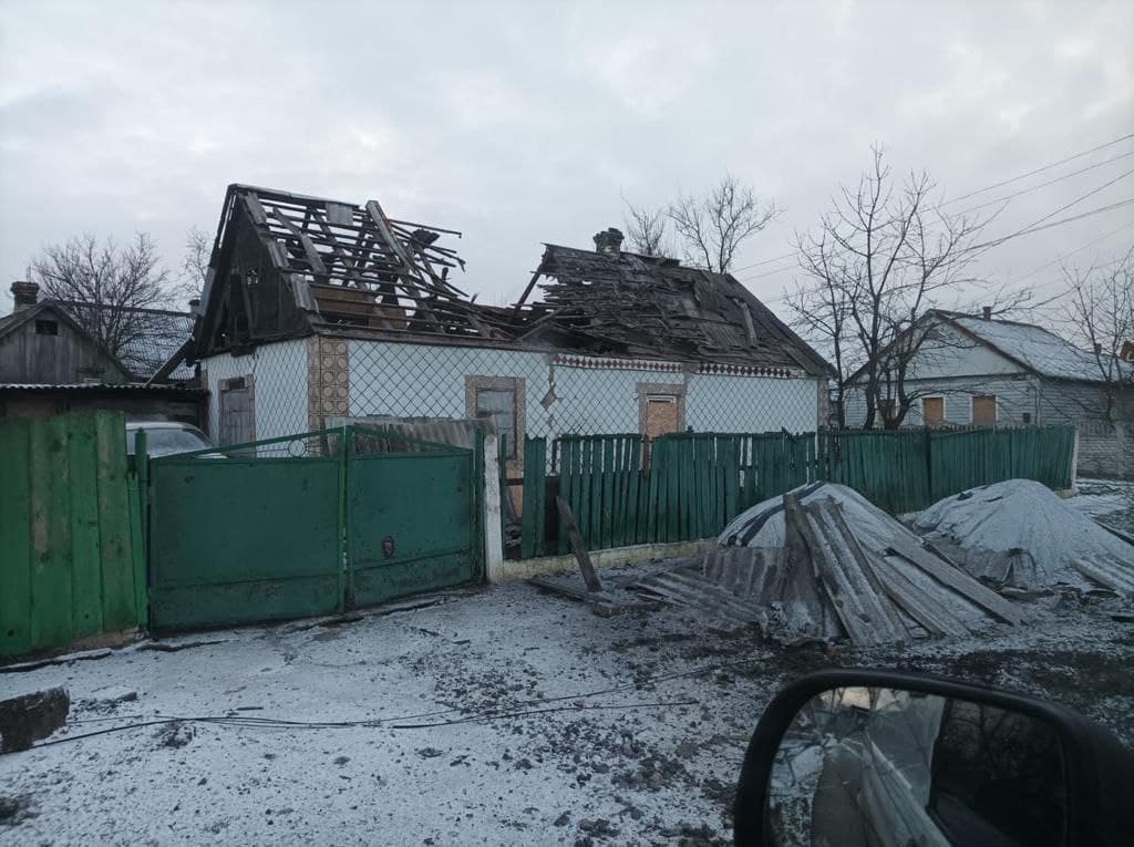 Внаслідок ворожого обстрілу Курахового 1 людина загинула і 1 — поранено