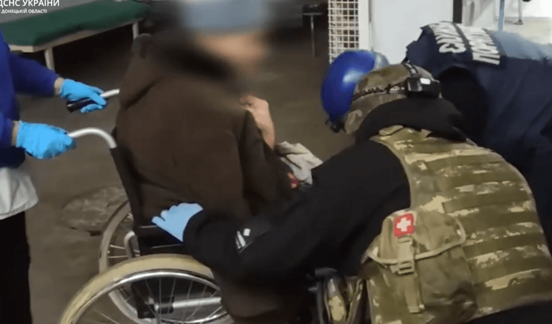 У Торецьку рятувальники надали допомогу пораненій жінці та транспортували її до лікарні