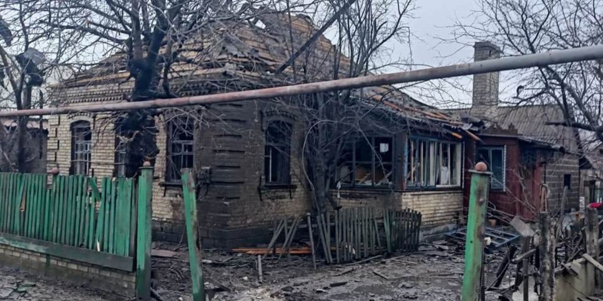 обстріляниий будинок