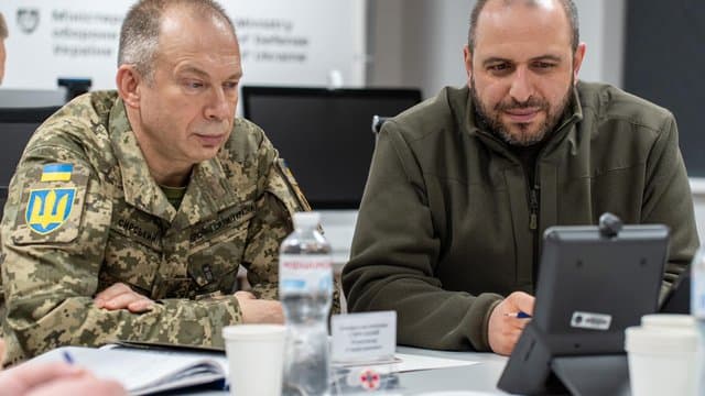 Умєров, Сирський