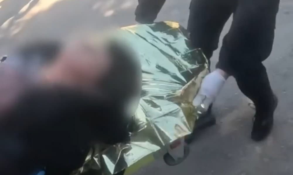 У Михайлівці на Донеччині рятувальники допомогли транспортувати до лікарні 3 поранених осіб (відео)