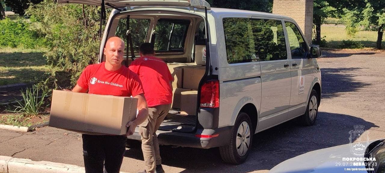 Набори допомоги отримали родини з дітьми у Покровську (фото)