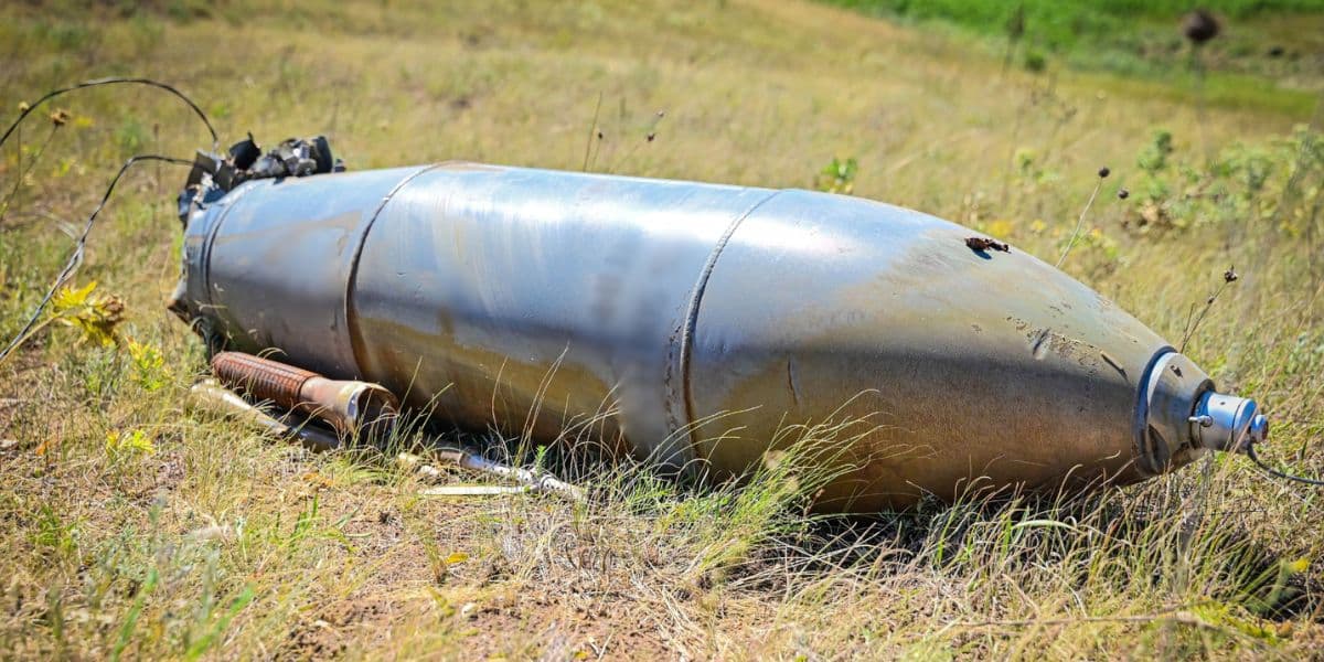 Піротехніки Донеччини вилучили та знищили авіабомбу ФАБ-500 (відео)