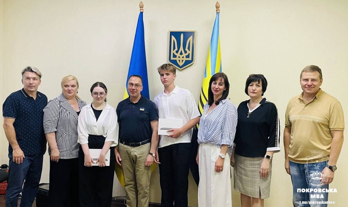 планшети учням