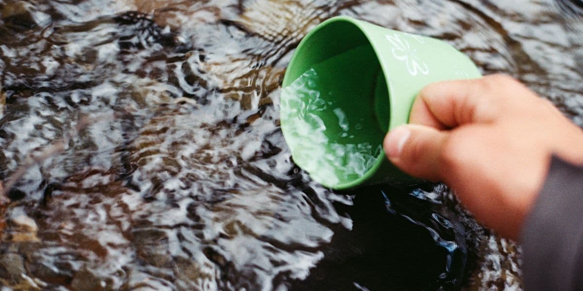 вода