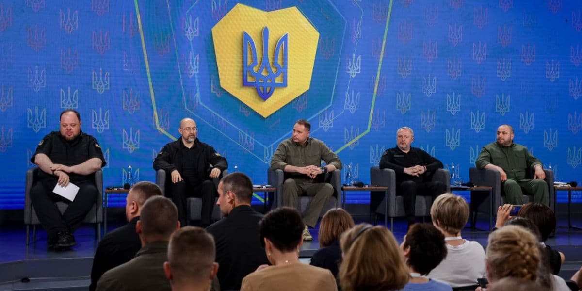 керівництво україни