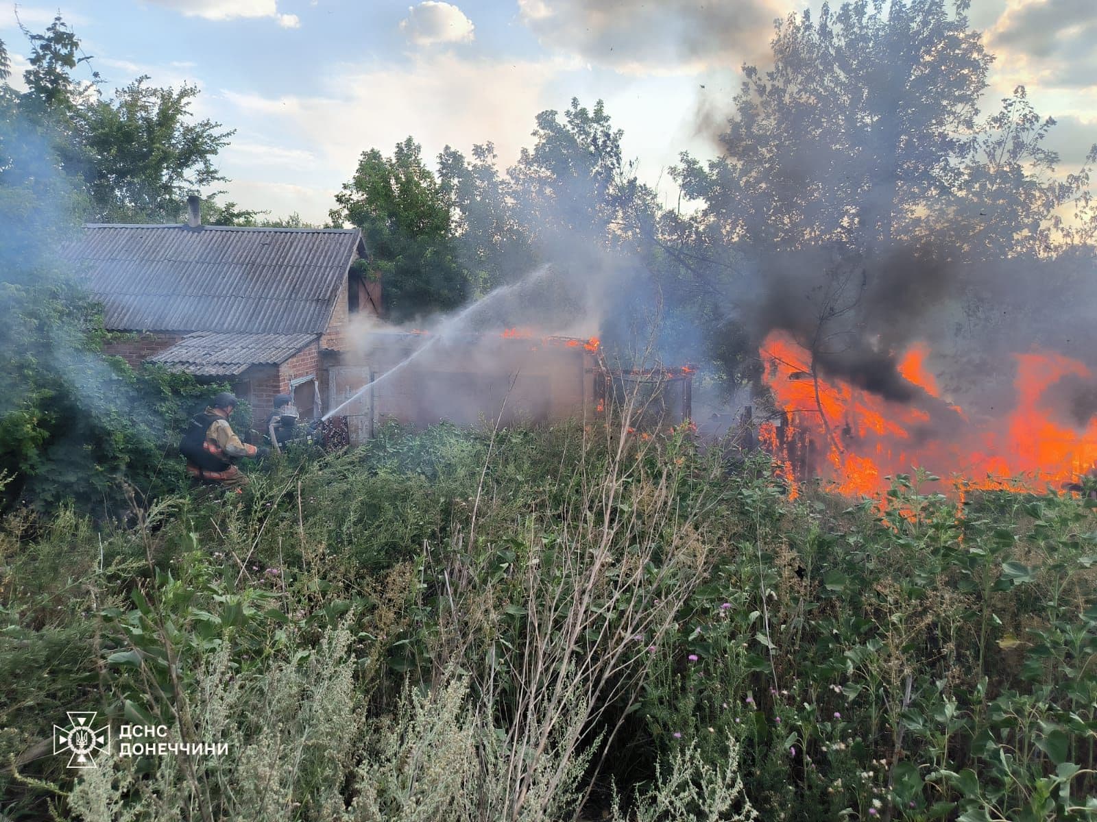 На Донеччині за добу ліквідували 23 пожежі