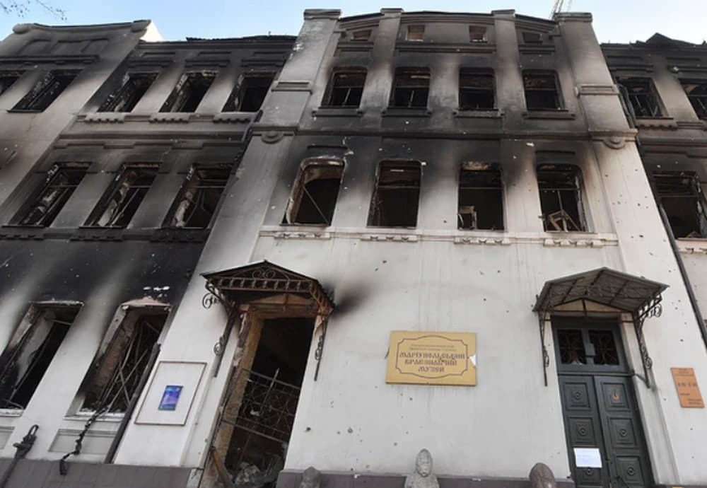 Окупанти готуються до вивозу з Маріуполя історичних пам'яток