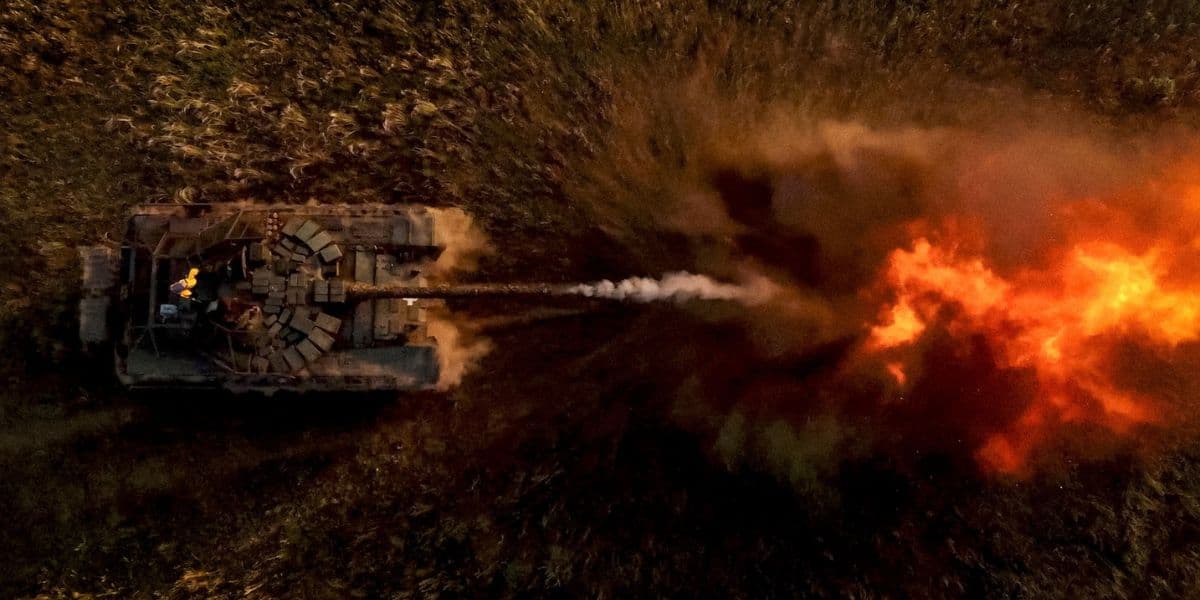 стріяє танк 24 омбр