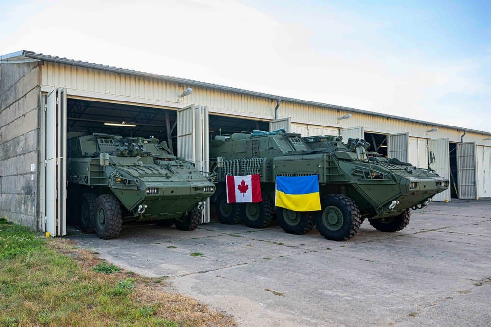 Міністерство оборони Канади повідомило про постачання першої партії БТР в Україну