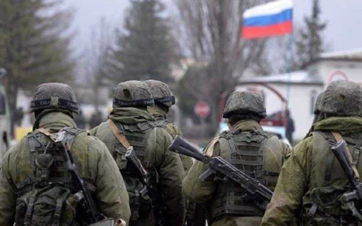 російські військові