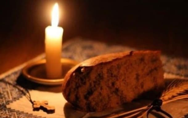 свічка та хліб