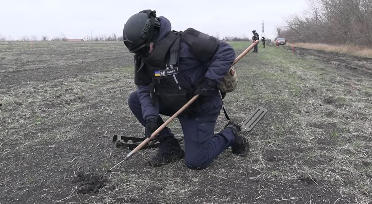Военные саперы очистили более 252 тыс га территорий от мин и боеприпасов в 2024 году