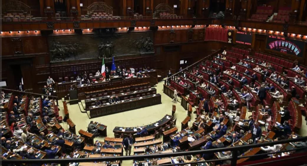 парламент італії