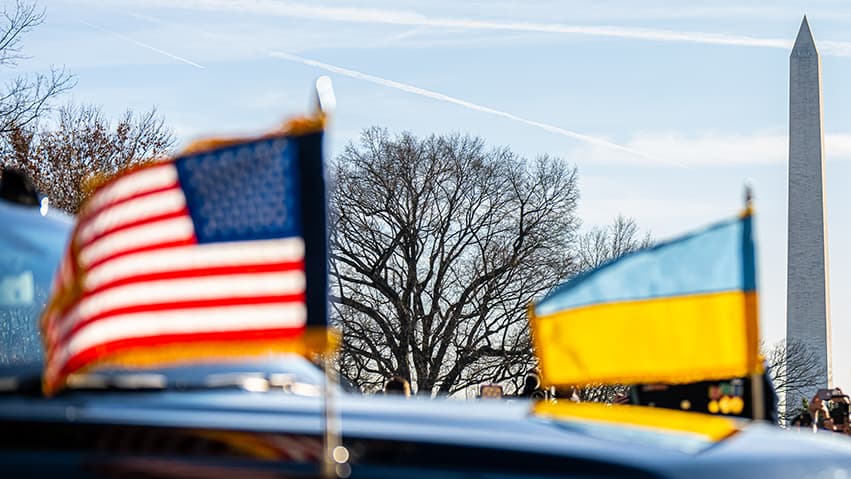 прапори сша та україни