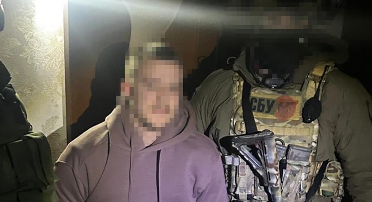 СБУ затримала чоловіка, який міг шпигувати за оборонцями України у прифронтовому Покровську на наказами окупантів з фсб